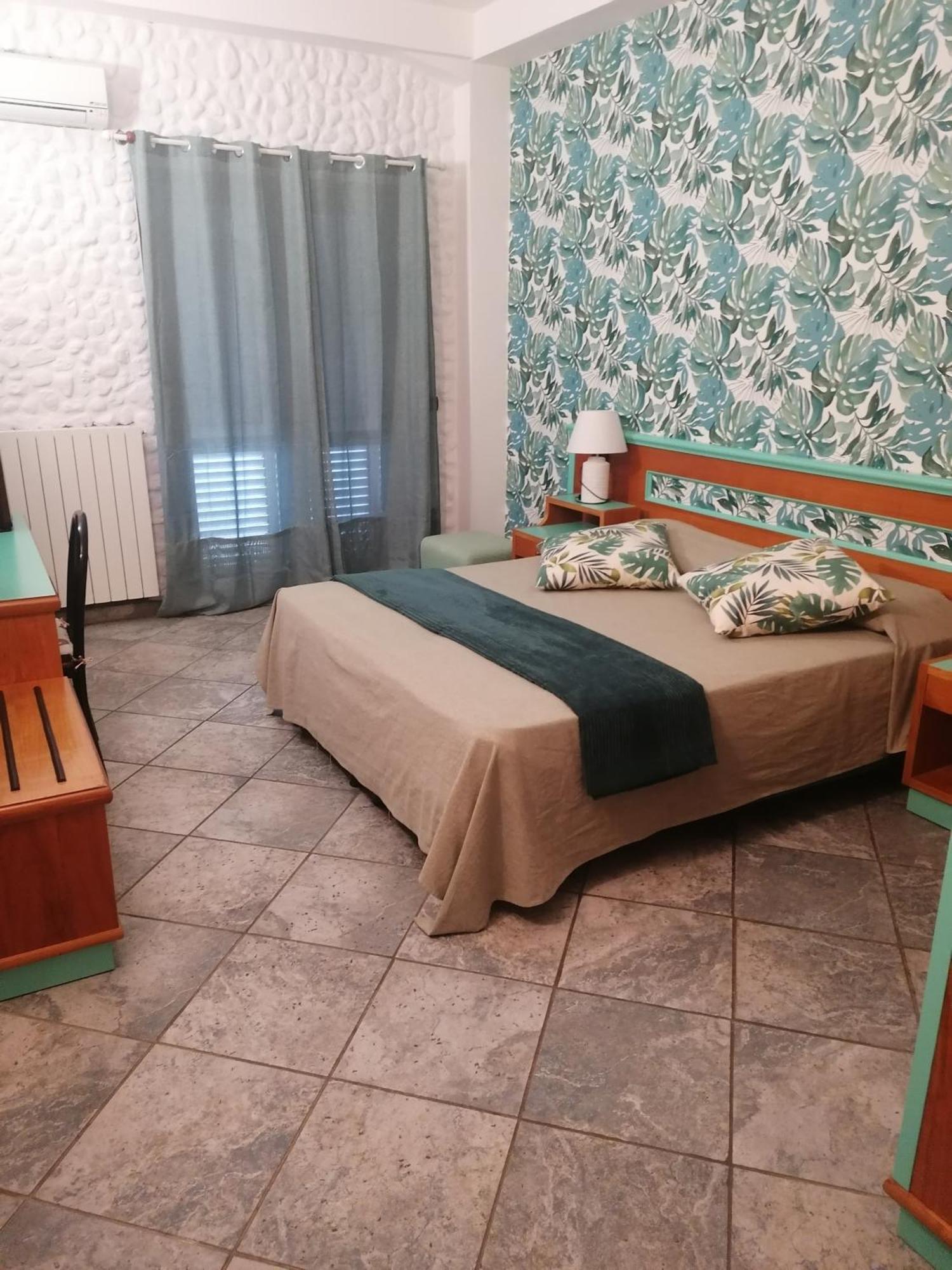 Hotel Esperia Пьомбино Экстерьер фото