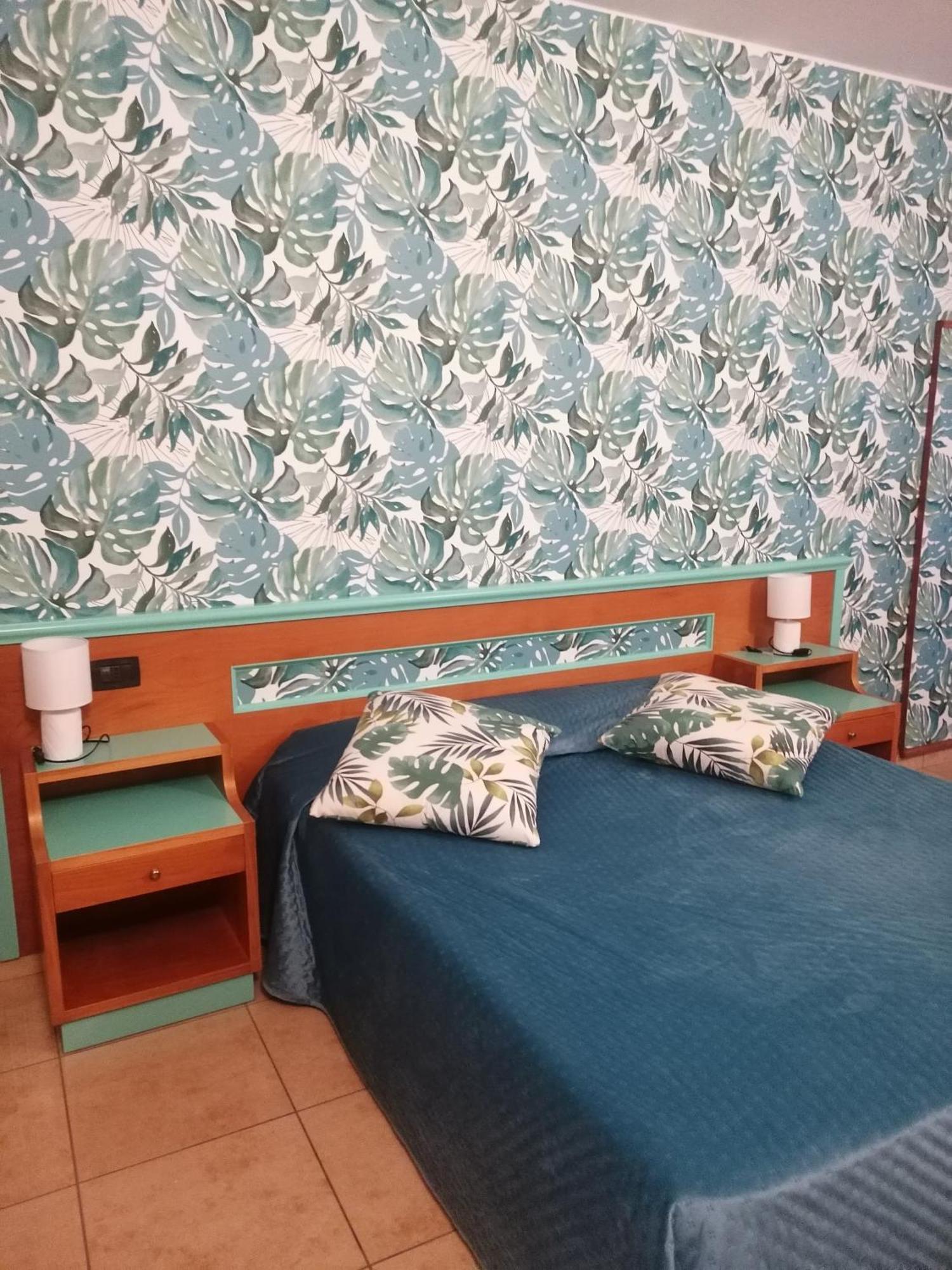 Hotel Esperia Пьомбино Экстерьер фото