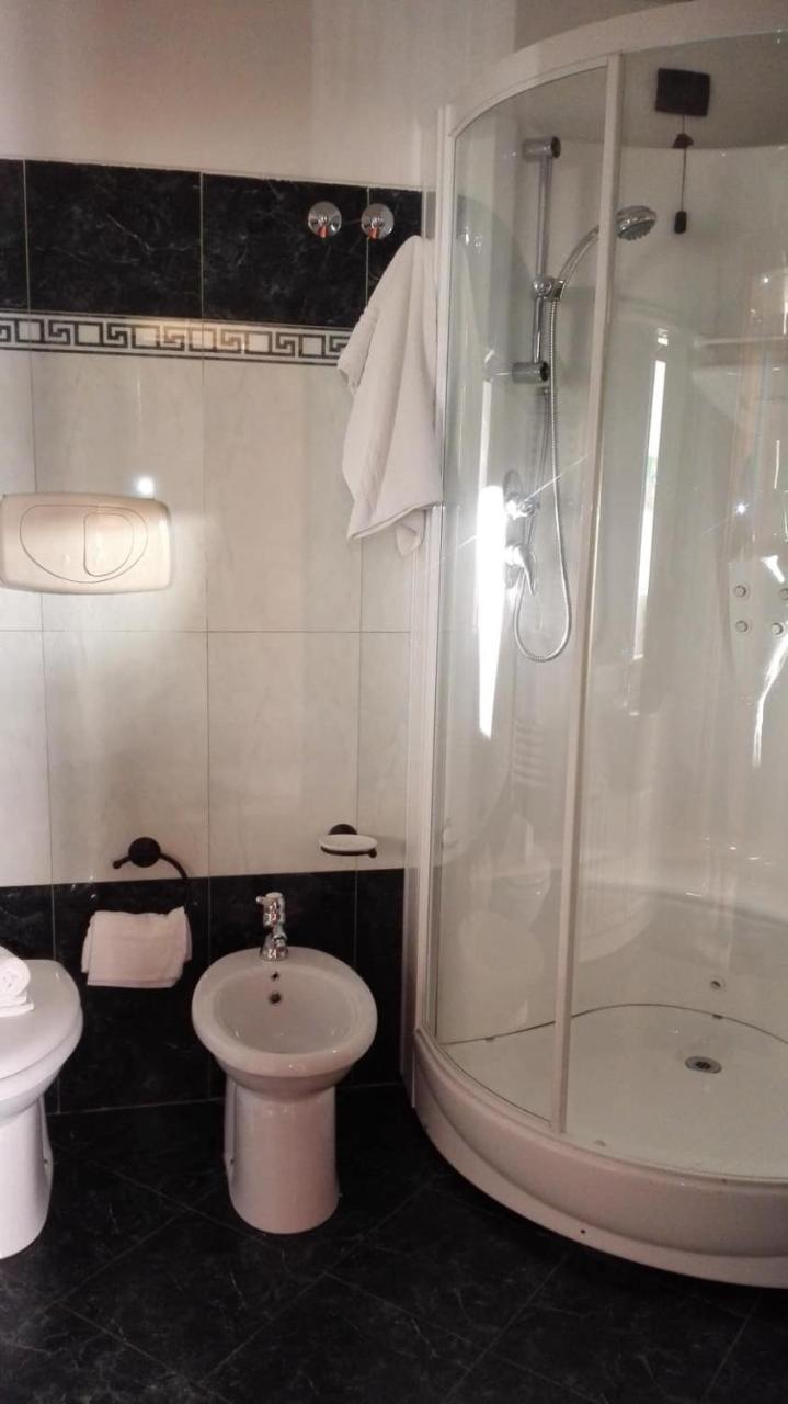 Hotel Esperia Пьомбино Экстерьер фото